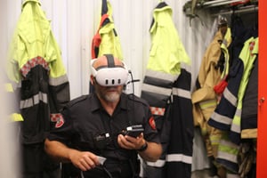 Fireman i in VR. Photo: Marianne Henriksen/Bane Nor